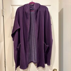 Aerie Plum Hooded Cape Medium